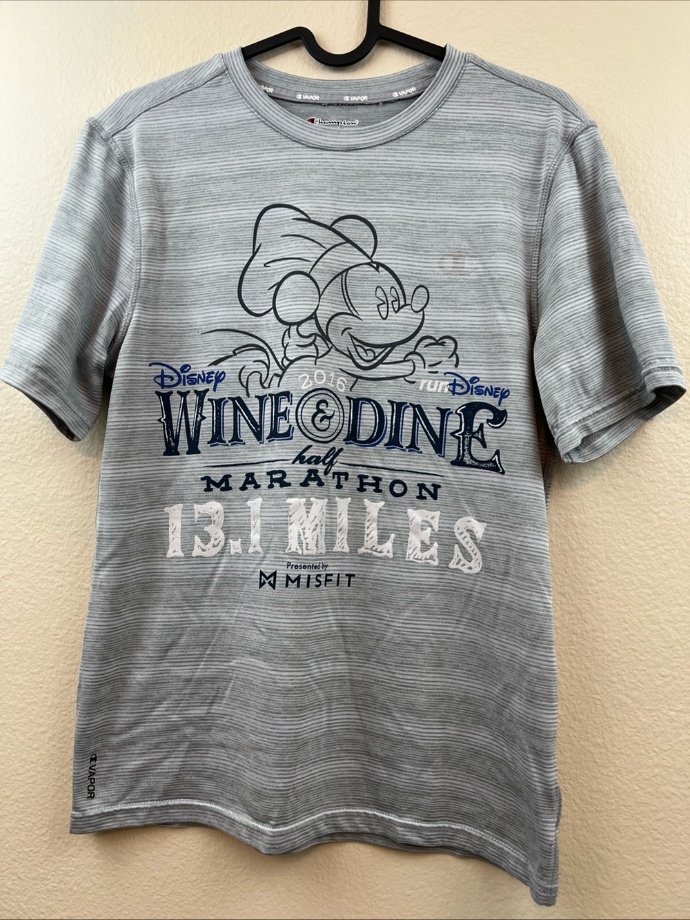 RunDisney 2016 Wine & Dine Chef Mickey Half Marathon T-Shirt Size Small Gray